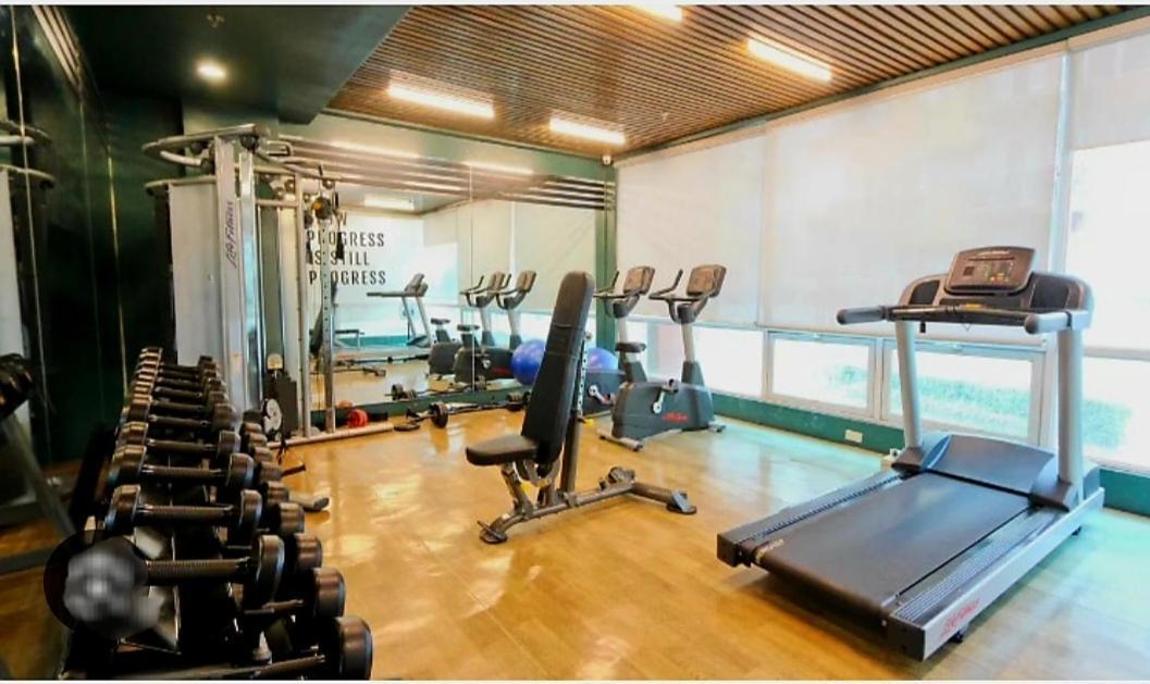 The Lancris Residences, 2 Bedrooms, 1 Bathroom, Living-Room, Kitchen & Pool Is Free Paranaque City Εξωτερικό φωτογραφία